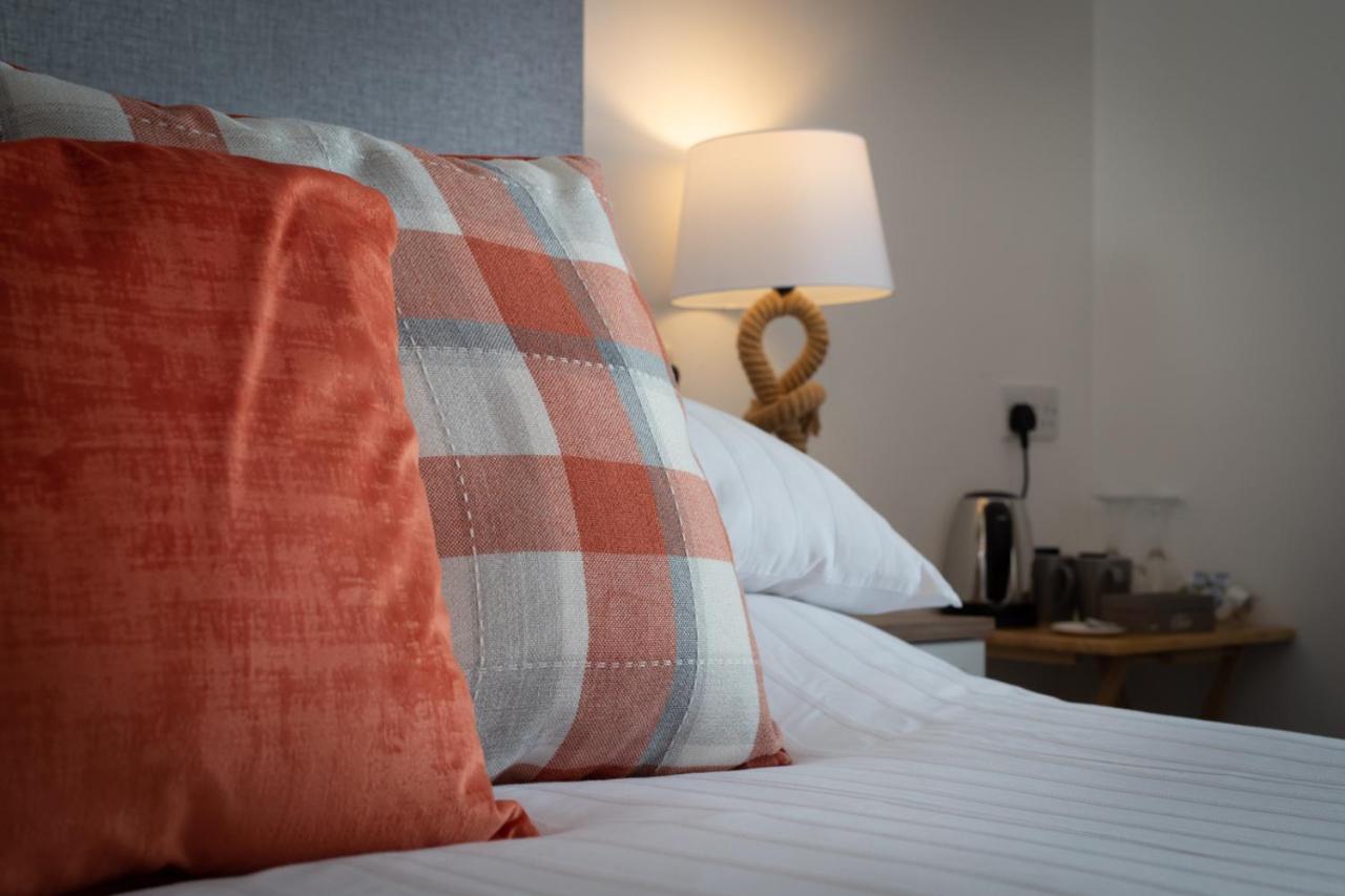 Coach Guest House Тенбі Екстер'єр фото