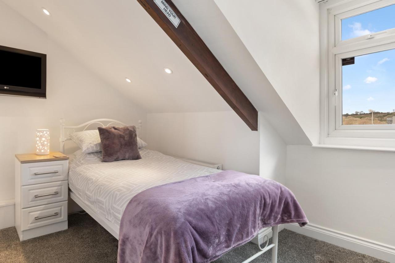 Coach Guest House Тенбі Екстер'єр фото