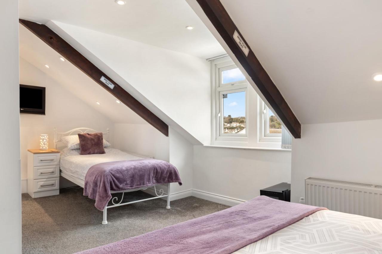 Coach Guest House Тенбі Екстер'єр фото