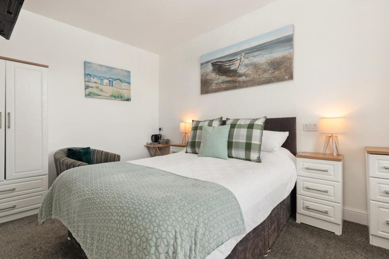 Coach Guest House Тенбі Екстер'єр фото