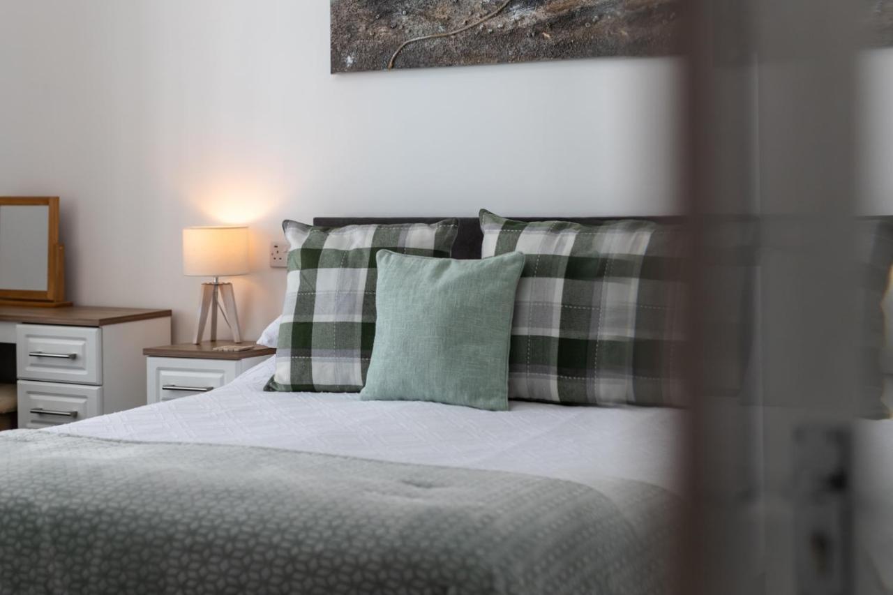 Coach Guest House Тенбі Екстер'єр фото