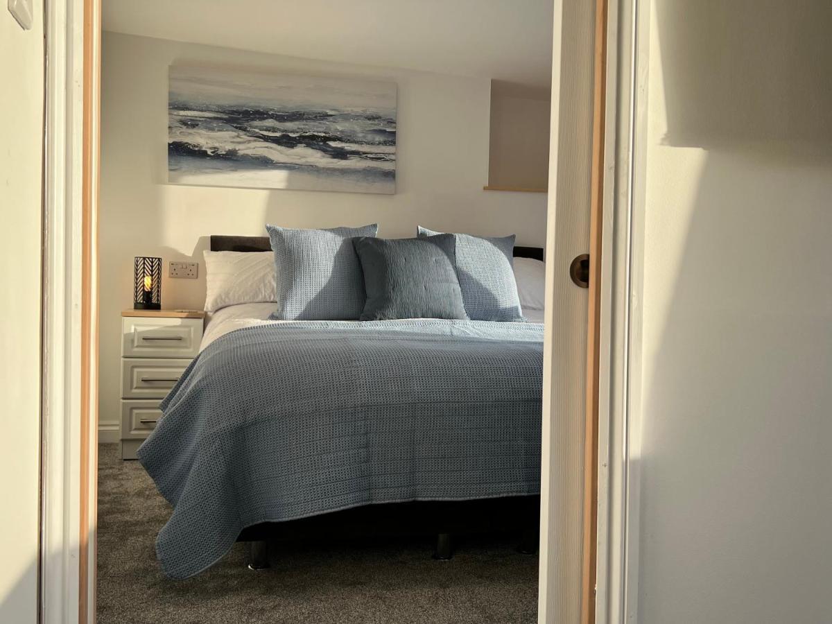 Coach Guest House Тенбі Екстер'єр фото