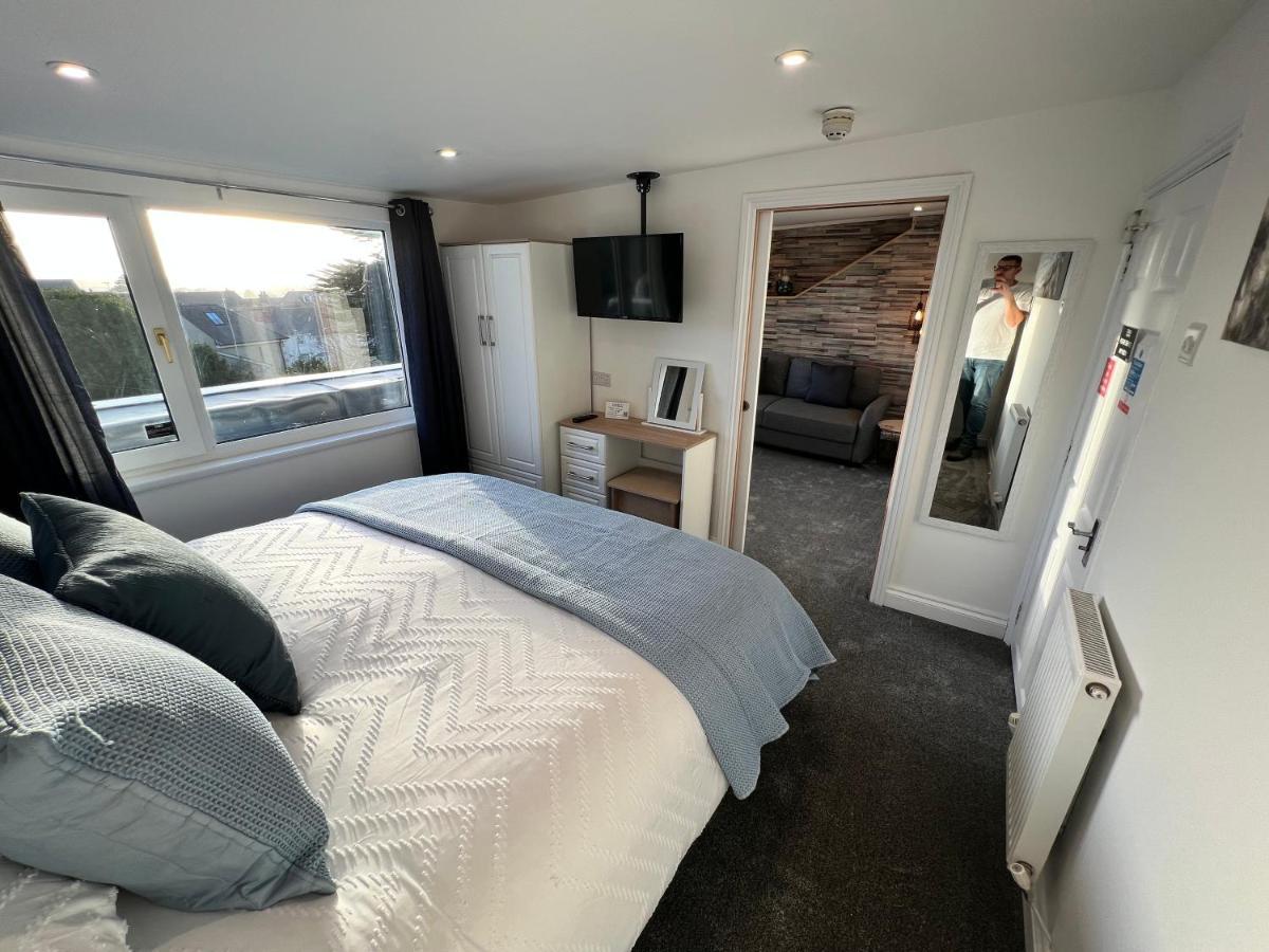 Coach Guest House Тенбі Екстер'єр фото
