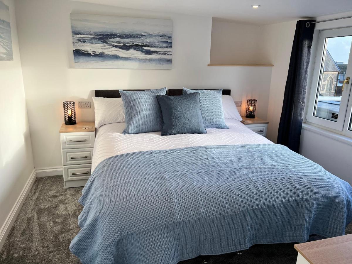 Coach Guest House Тенбі Екстер'єр фото