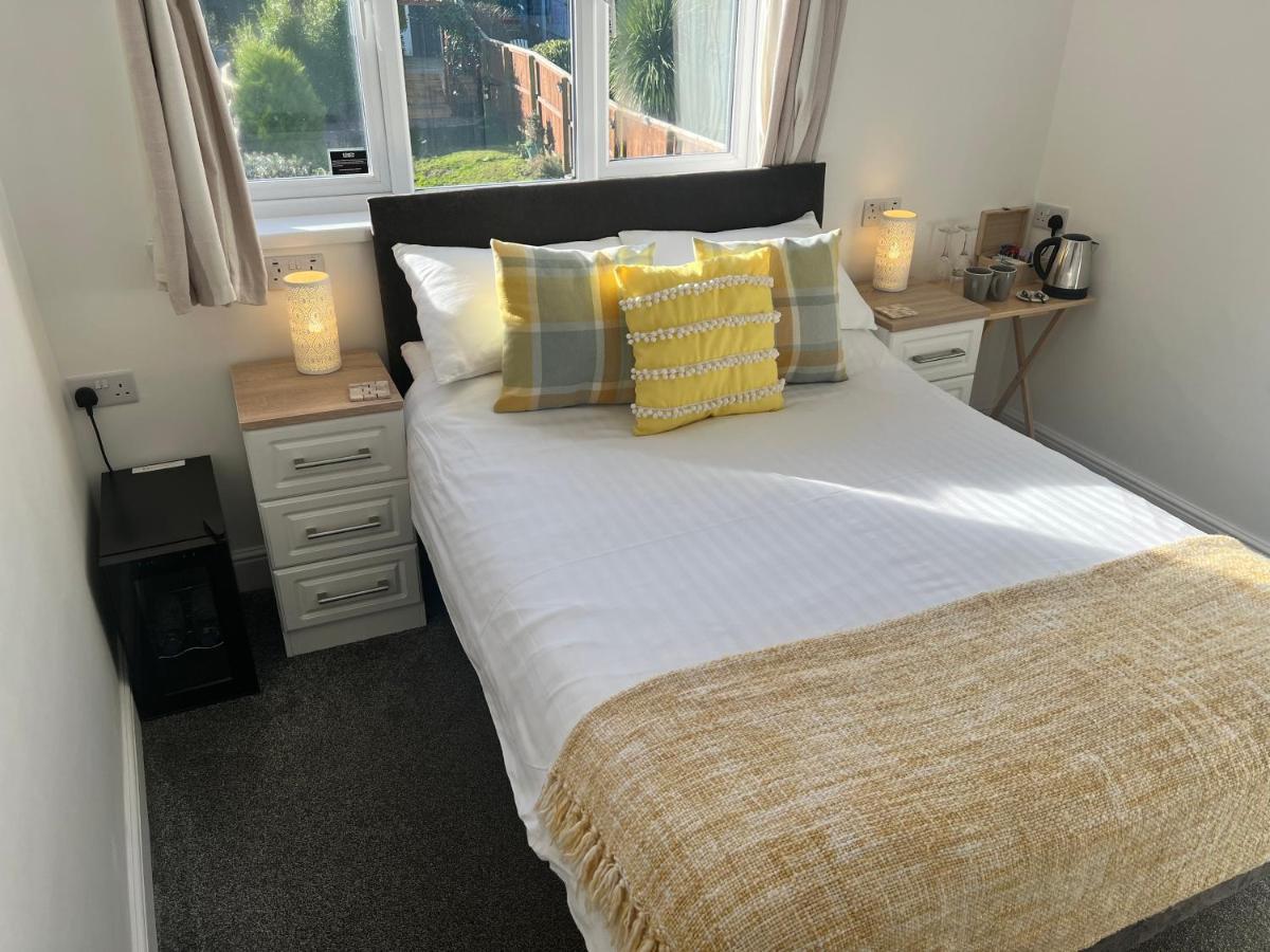 Coach Guest House Тенбі Екстер'єр фото