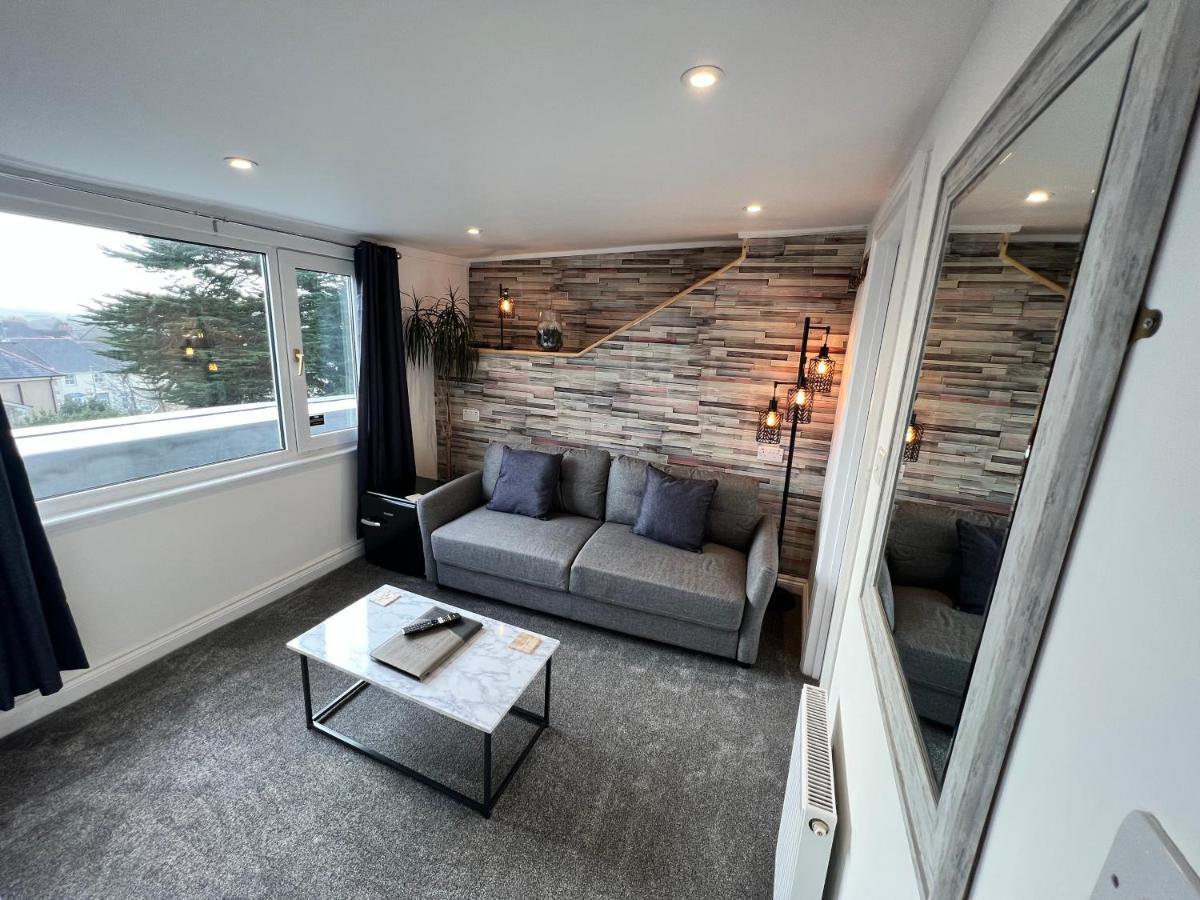 Coach Guest House Тенбі Екстер'єр фото