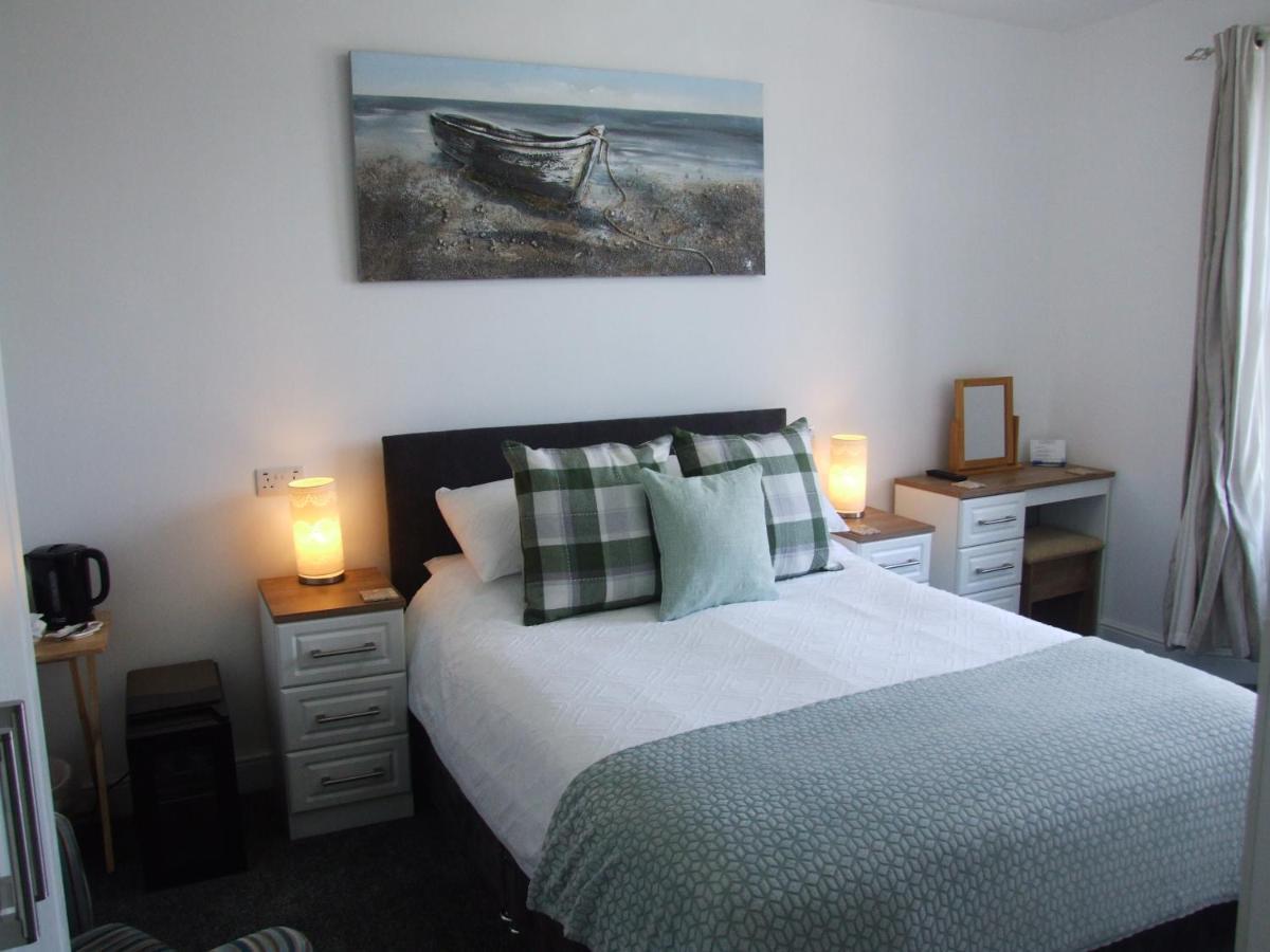 Coach Guest House Тенбі Екстер'єр фото